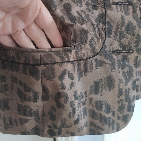 Chico's Animal Print Ruffle Front Blazer Jacket Chico's sz2 - Picture 3 of 14